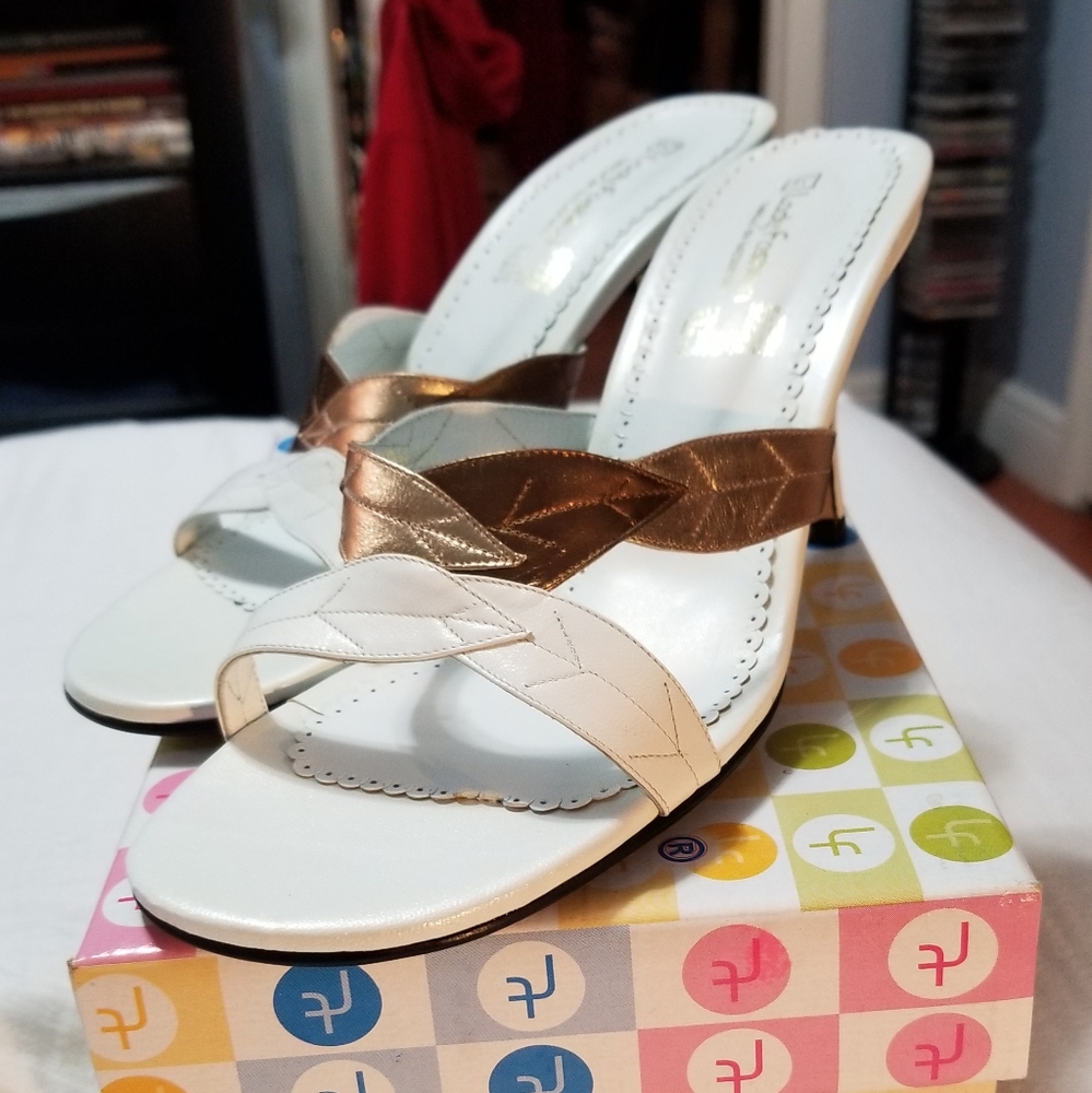 Women's shoes